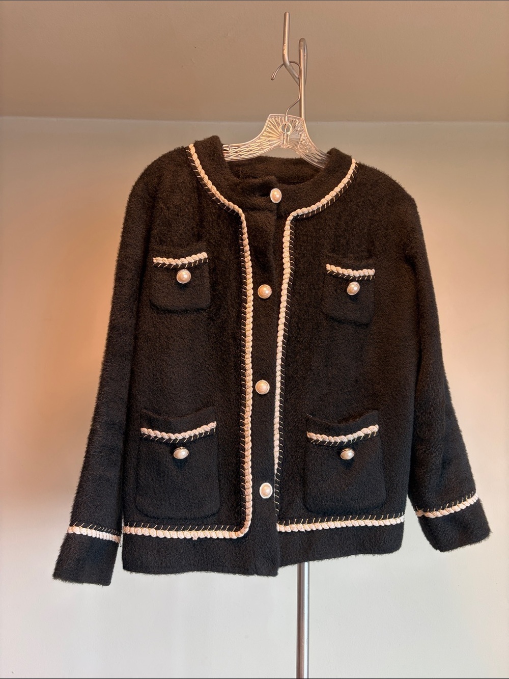 Classic Black Tweed-Style Knit Jacket with Pearl Buttons